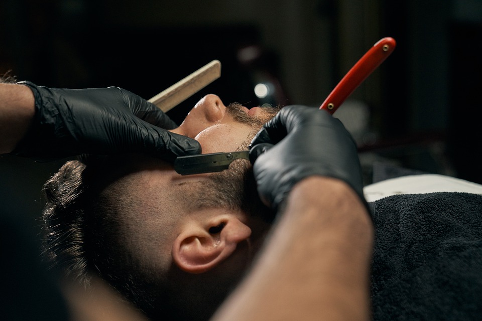 3 Reasons To Visit A Beard Specialist Barber