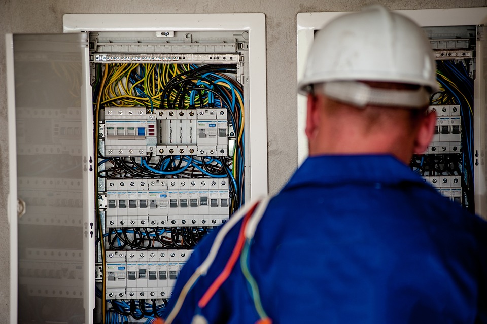 How To Choose The Best Electrician Courses London