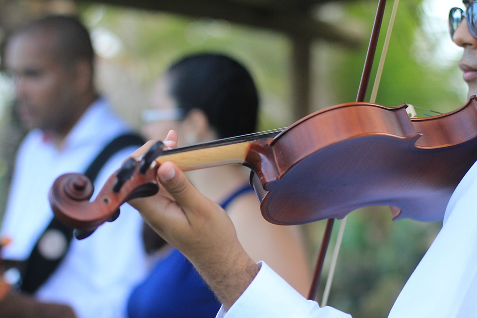 Making Your Special Day Unforgettable with Live Music