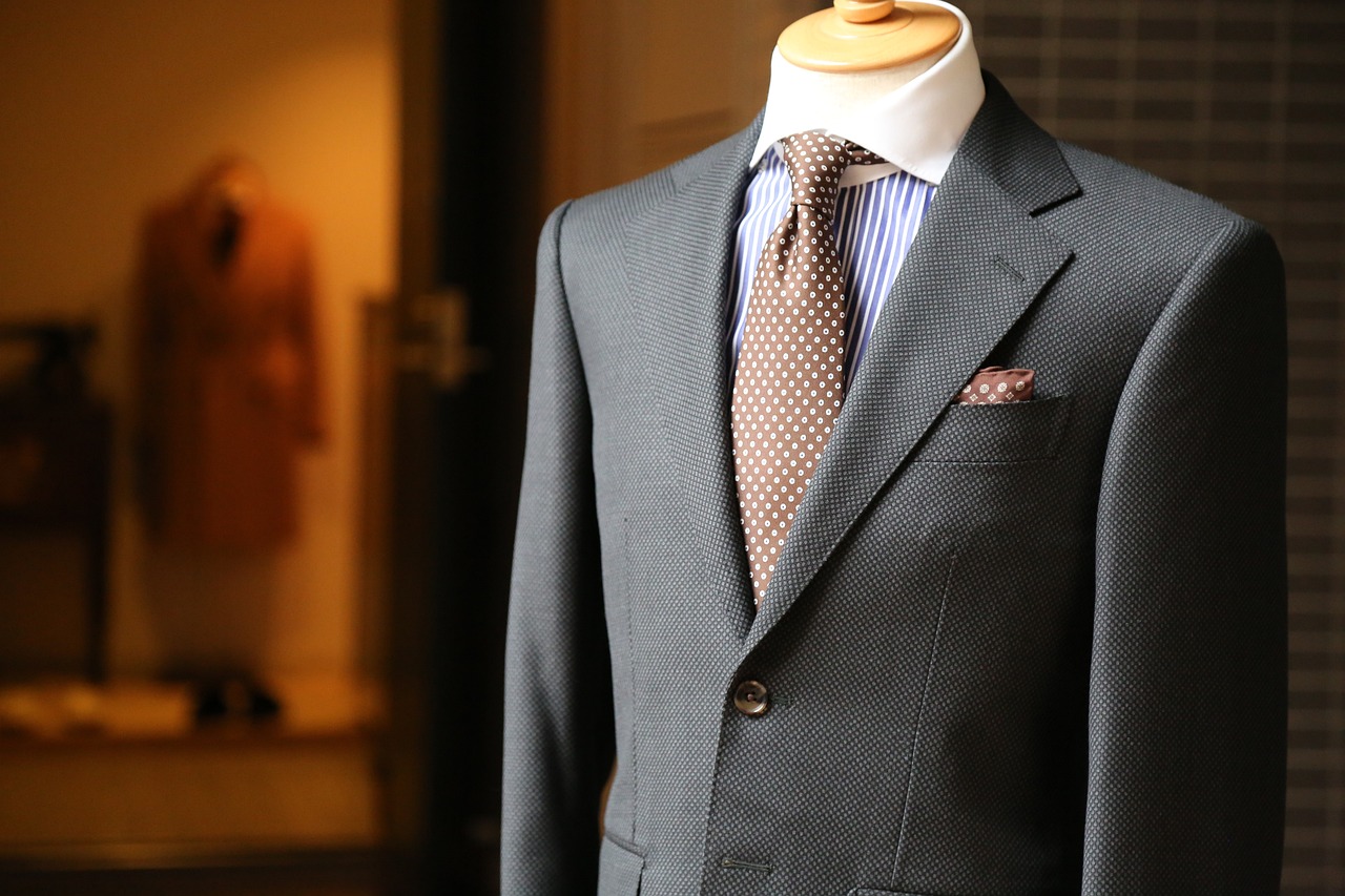 Qualities of A Good Suit Tailor Near Me