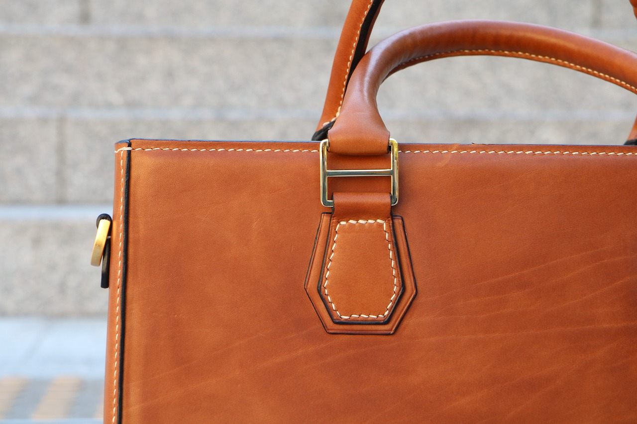 3 Reasons to Consider an Upcycled Leather Bag