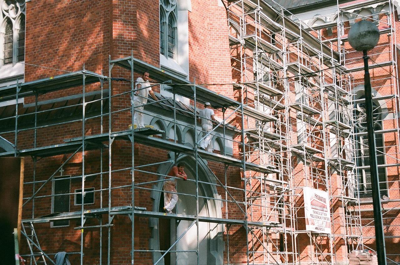 Scaffold Containment Solutions for a Safer Workplace