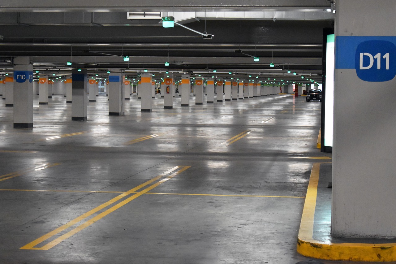parking-lot-4455362_1280