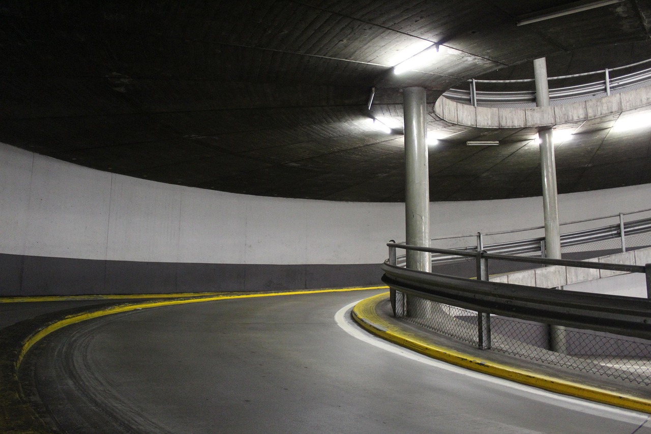 multi-storey-car-park-4831109_1280