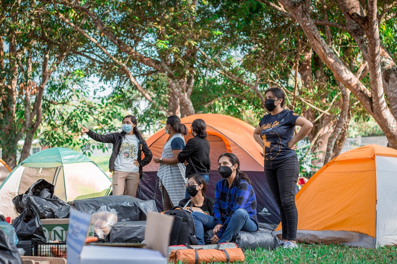 camp-6861087_1280