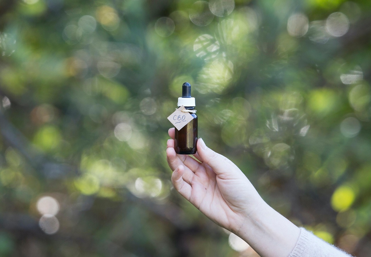 cbd-oil-6622720_1280