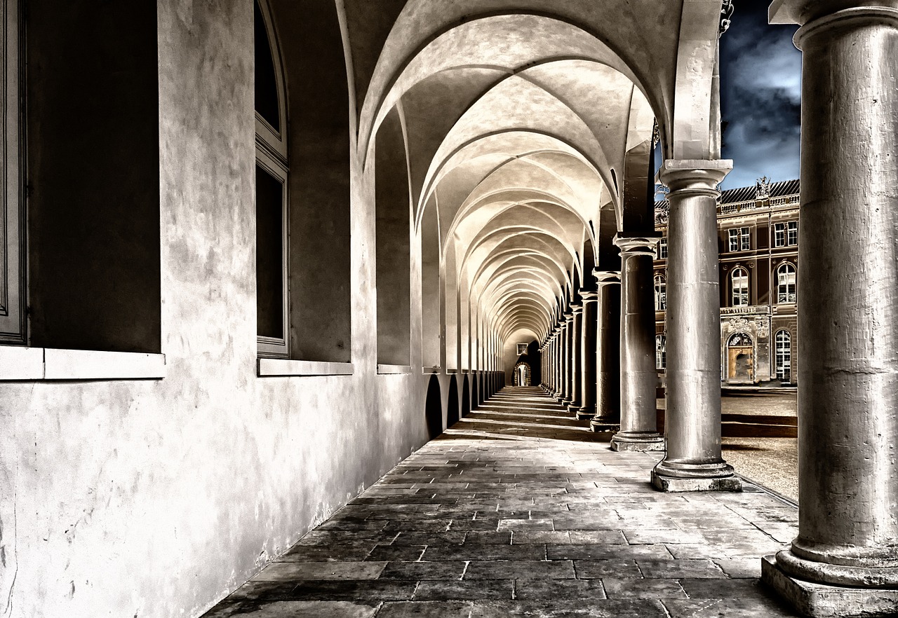 cloister-2041063_1280