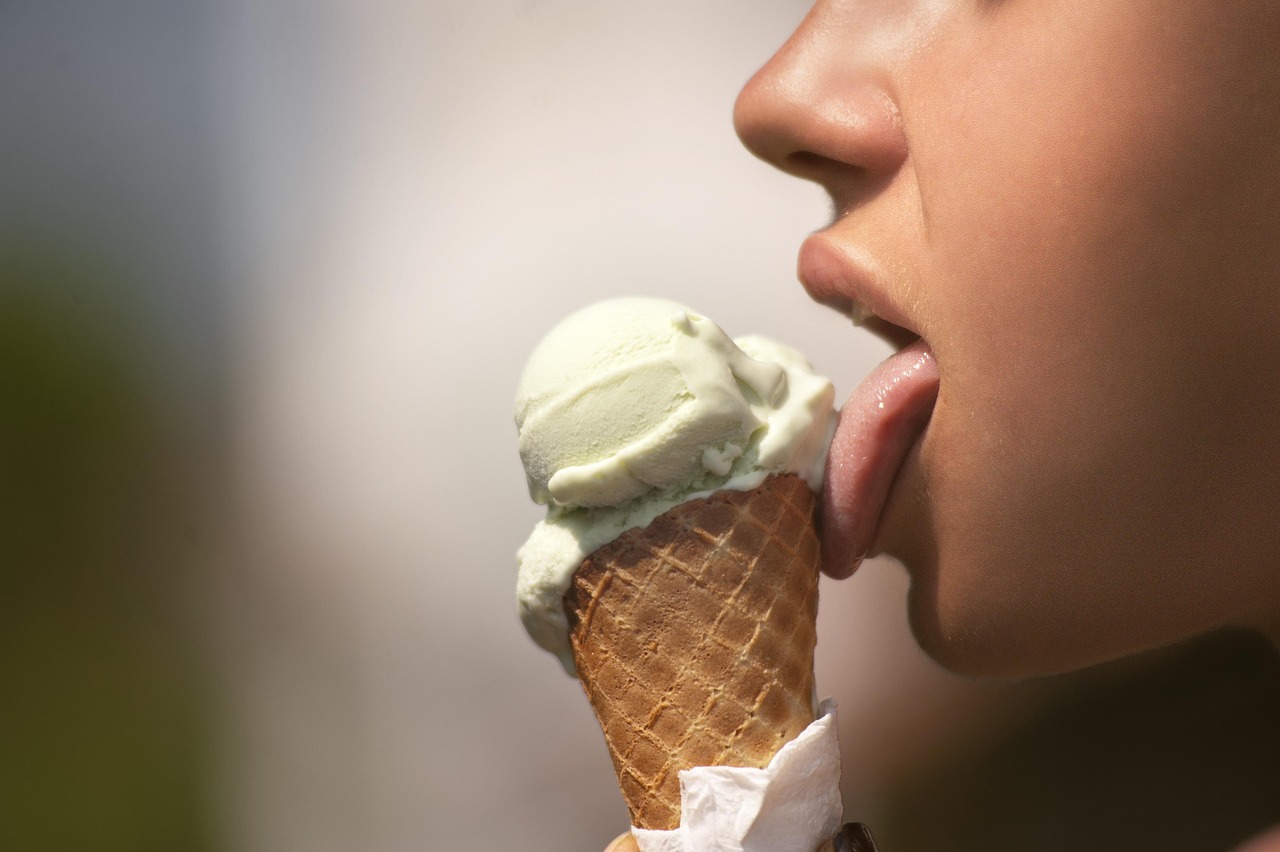ice-cream-2588541_1280