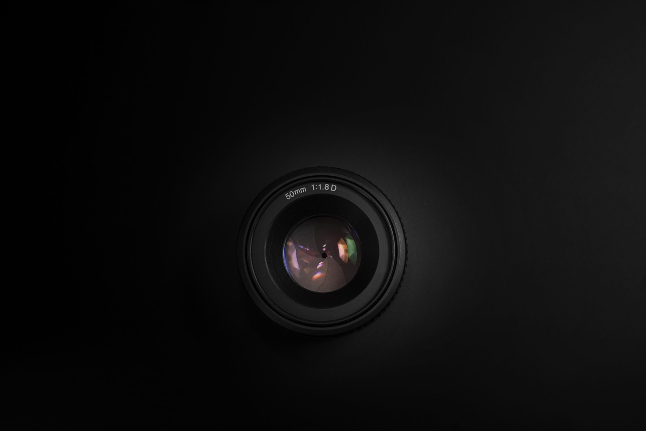 lens-3610582_1280
