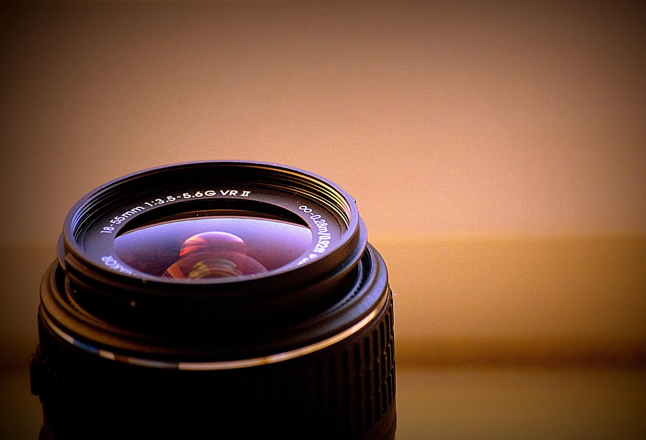 nikon-1196114_1280